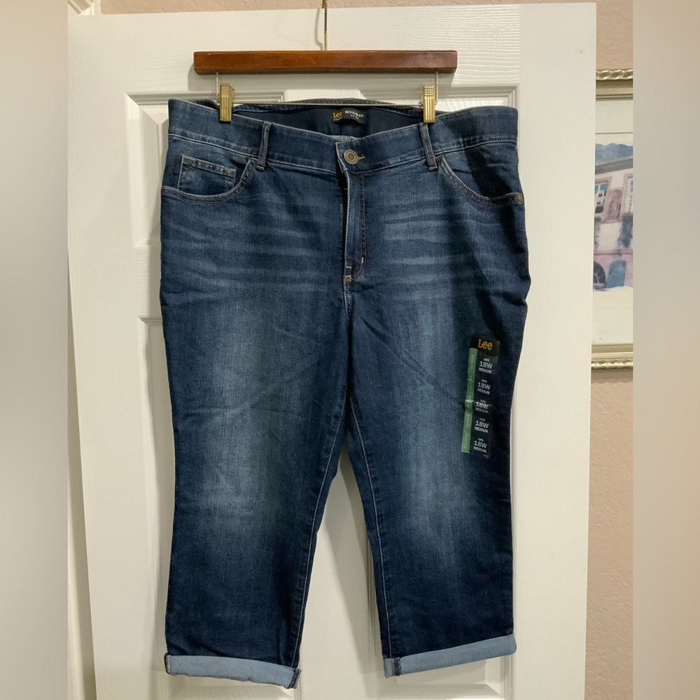 Lee Dark Wash Denim capris
